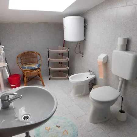 Ana * Rovinjsko Selo