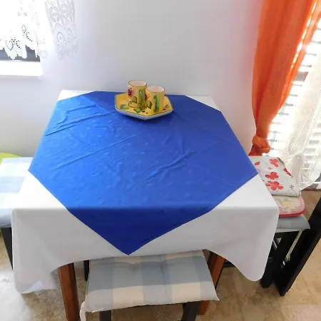 Ana * Rovinjsko Selo