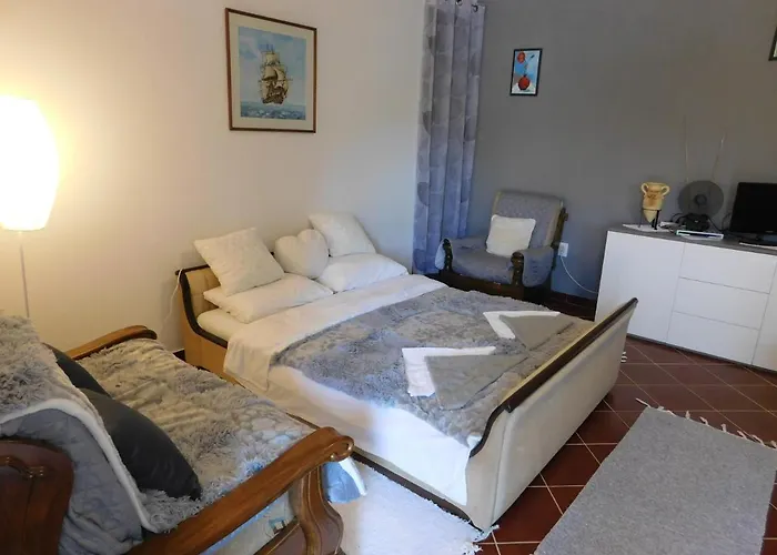 Ana Apartmán *