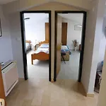 Ana *