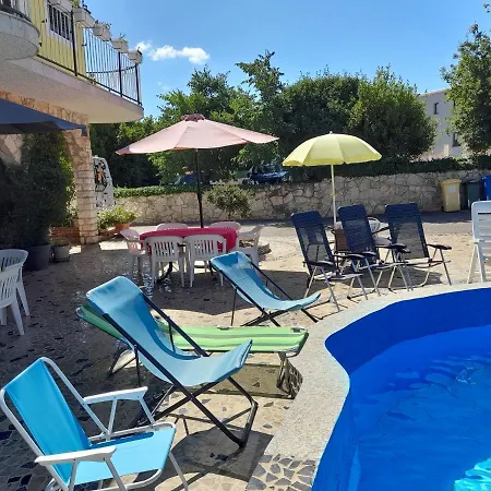 Ana * Rovinjsko Selo